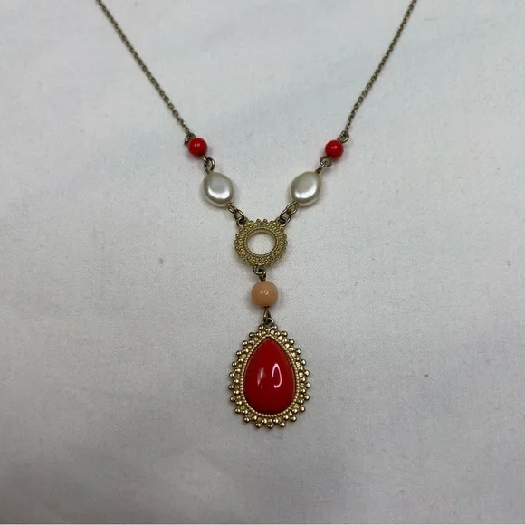 AVON Coral Cabochon Pearl Bead Drop Necklace – Gold Tone Vintage Style - Picture 2 of 8